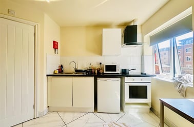 Ilkeston Road, Lenton, Nottingham - Image 2